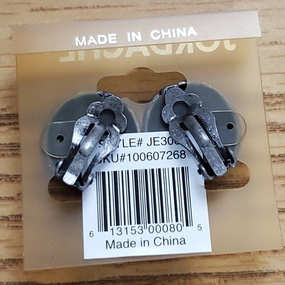 New Jordache Hearts & Crescent Moon Antique Silver Large Button Clip On Earrings - Picture 2 of 3